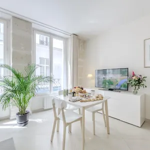 Jardin Saint Honore Apartment